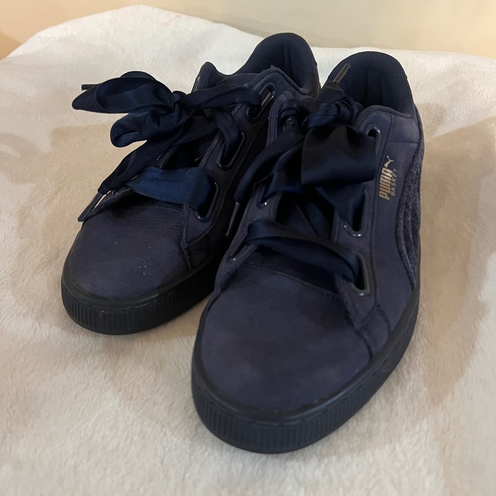 Puma Suede Heart Satin Sneakers Dark Blue Sparkle Size 8.5